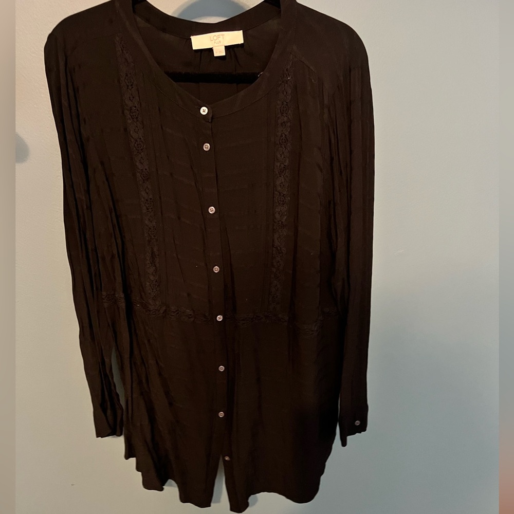 LOFT Long Sleeve Button Down Blouse